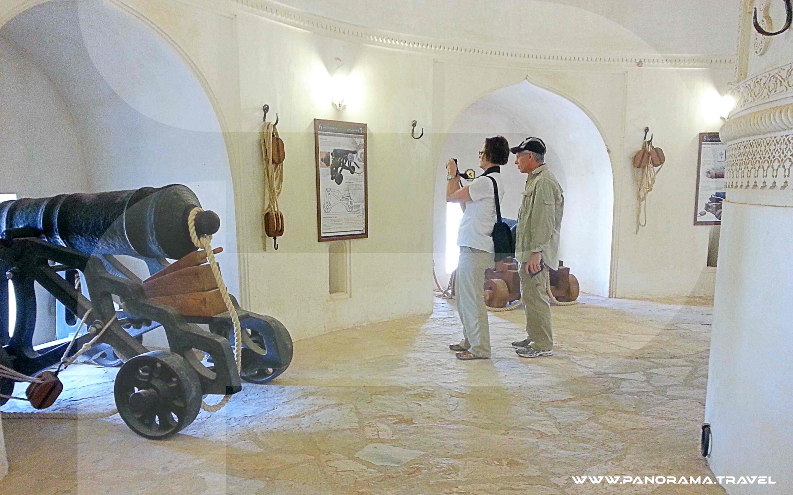 Al Hazm Castel and Wadi Al Sahtan Tour